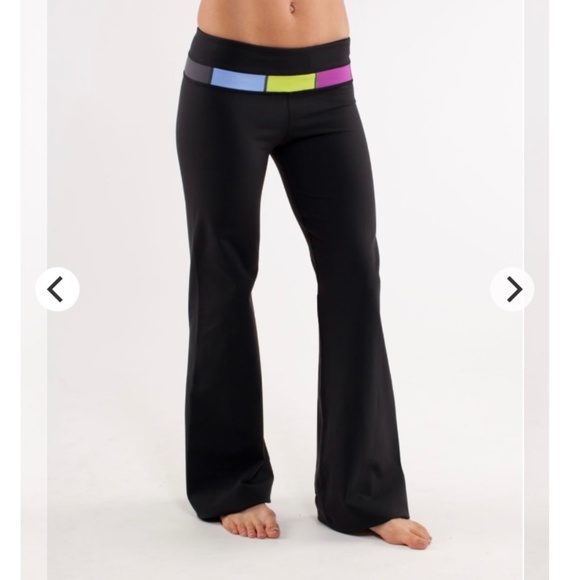 Lululemon Groove Pants - Black/Winter Quilt - Size 6 - Picture 1 of 8